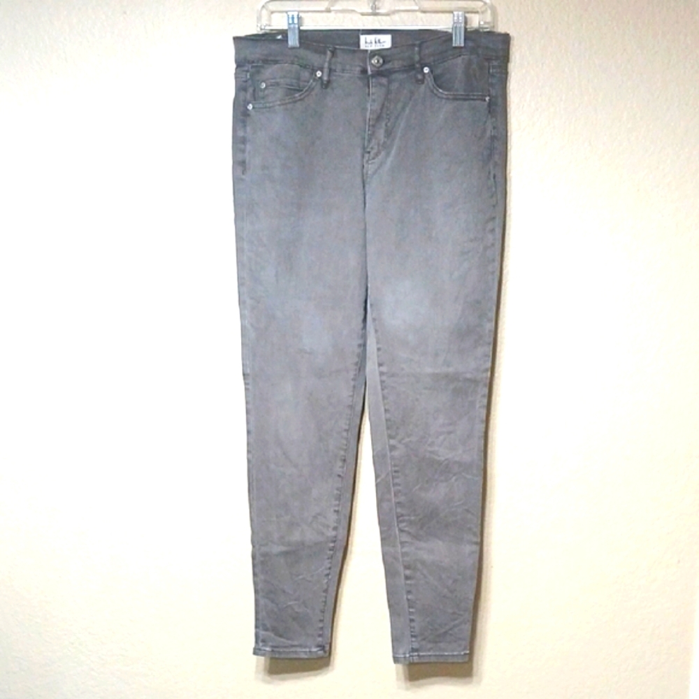 BO-21--Nicol Miller Slim Fit Jeans